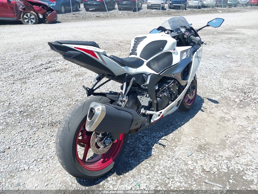 2025 Kawasaki Zx VIN JKBZXJK15SA008810 IAAI salvage auction — FRONT END, Mv-907A (New York), sold $4,325 on 2026-07-14 (photo 4)