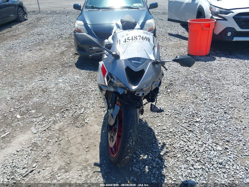 2025 Kawasaki Zx VIN JKBZXJK15SA008810 IAAI salvage auction — FRONT END, Mv-907A (New York), sold $4,325 on 2026-07-14 (photo 5)