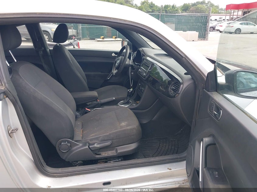 2014 Volkswagen Beetle VIN 3VWFP7AT1EM606206 IAAI salvage auction — NORMAL WEAR, Clear (Maryland), sold $400 on 2026-07-09 (photo 5)