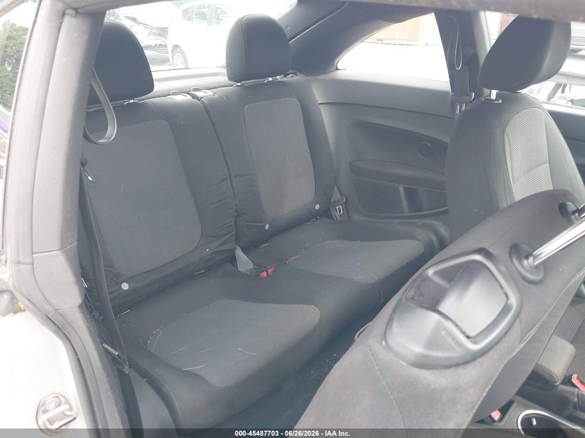 2014 Volkswagen Beetle VIN 3VWFP7AT1EM606206 IAAI salvage auction — NORMAL WEAR, Clear (Maryland), sold $400 on 2026-07-09 (photo 8)