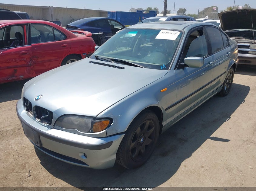 2002 BMW 3 series VIN WBAEV33492KL75641 IAAI salvage auction — RIGHT SIDE, Salvage (California), sold $225 on 2026-07-22 (photo 2)