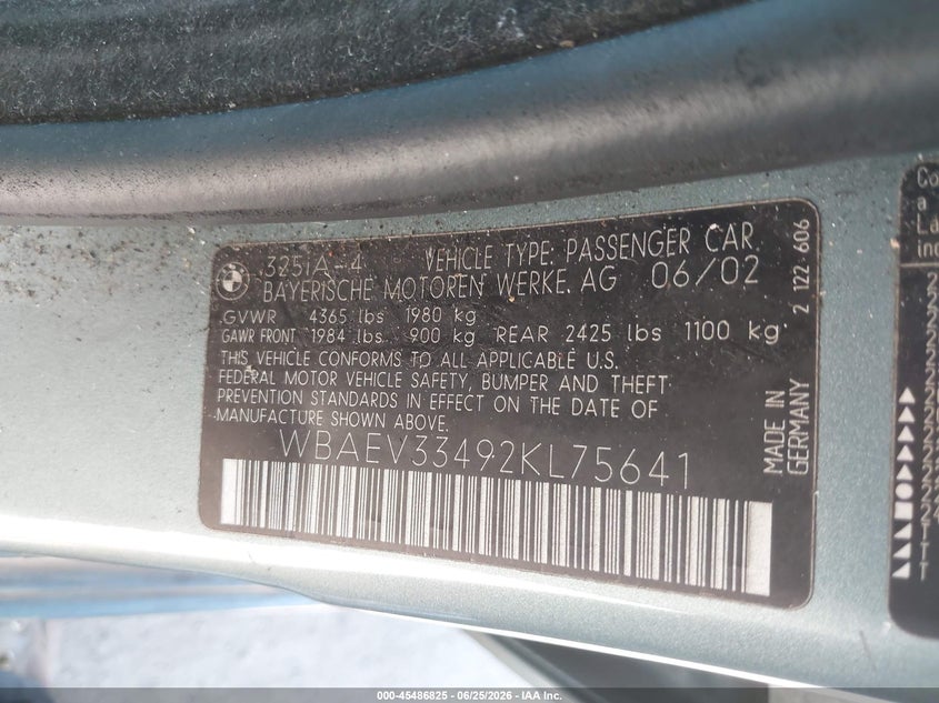 2002 BMW 3 series VIN WBAEV33492KL75641 IAAI salvage auction — RIGHT SIDE, Salvage (California), sold $225 on 2026-07-22 (photo 9)