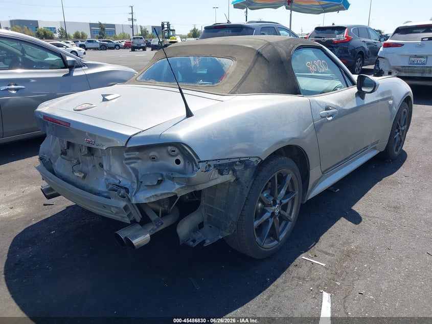 2017 Fiat 124 spider VIN JC1NFAEK3H0101398 IAAI salvage auction — REAR END, Salvage Certificate (California), sold $3,675 on 2026-07-31 (photo 4)