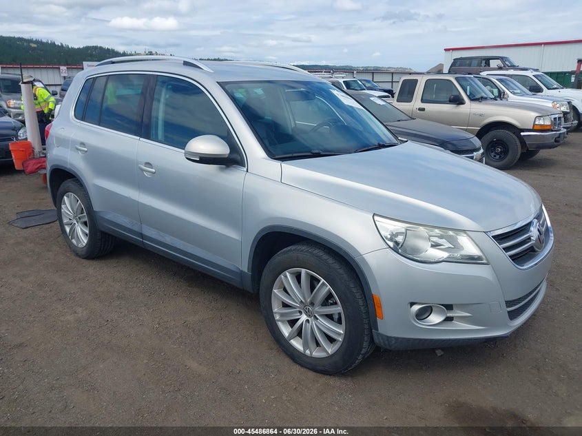 2010 Volkswagen Tiguan VIN WVGAV7AX6AW511491 IAAI salvage auction — NORMAL WEAR, Clear (Washington), sold $25 on 2026-07-21 (photo 1)