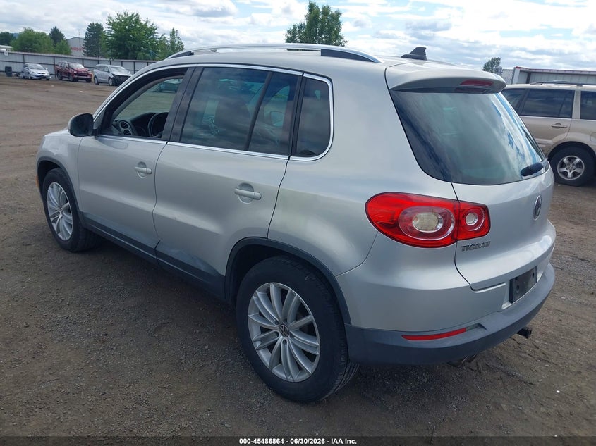 2010 Volkswagen Tiguan VIN WVGAV7AX6AW511491 IAAI salvage auction — NORMAL WEAR, Clear (Washington), sold $25 on 2026-07-21 (photo 3)