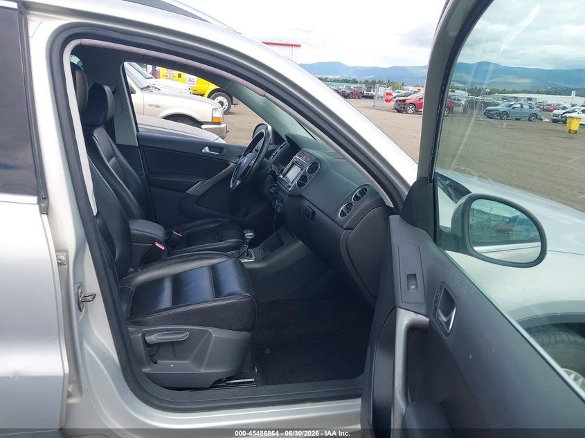 2010 Volkswagen Tiguan VIN WVGAV7AX6AW511491 IAAI salvage auction — NORMAL WEAR, Clear (Washington), sold $25 on 2026-07-21 (photo 5)