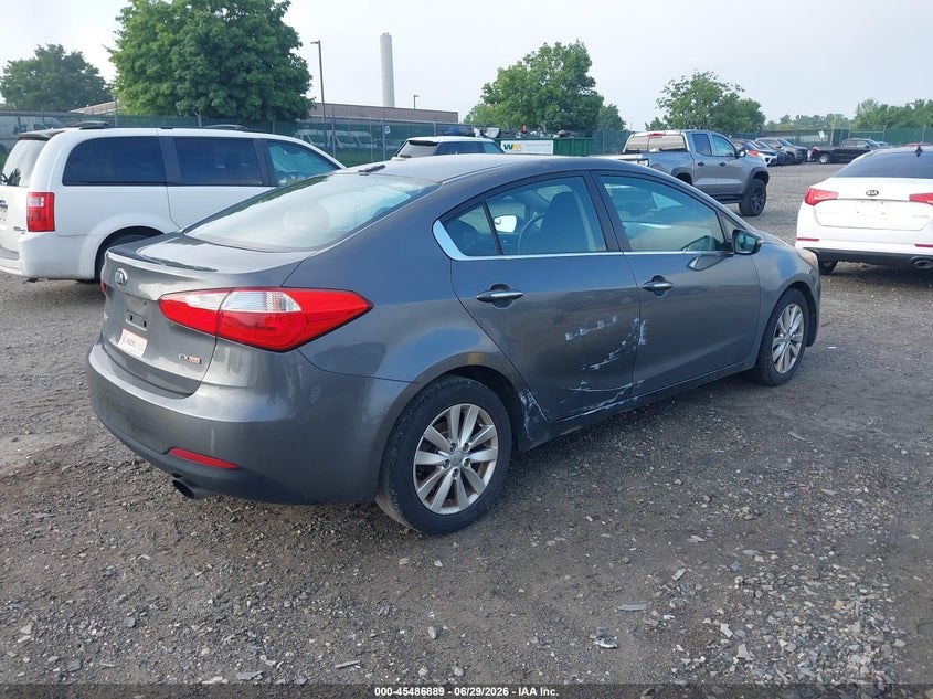 2014 Kia Forte VIN KNAFX4A88E5090796 IAAI salvage auction — NORMAL WEAR, Clear (New Jersey), sold $650 on 2026-07-31 (photo 4)