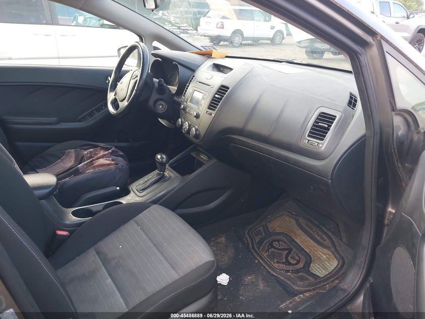 2014 Kia Forte VIN KNAFX4A88E5090796 IAAI salvage auction — NORMAL WEAR, Clear (New Jersey), sold $650 on 2026-07-31 (photo 5)