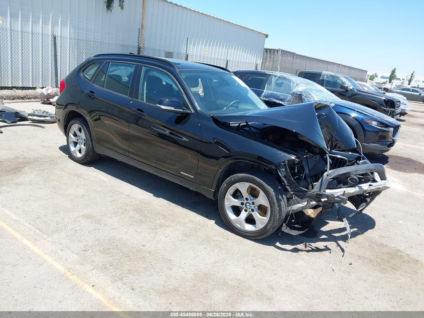 2015 BMW X1 VIN WBAVM1C58FV498013 IAAI salvage auction — FRONT END, Wait Title, sold $375 on 2026-09-07 (photo 1)