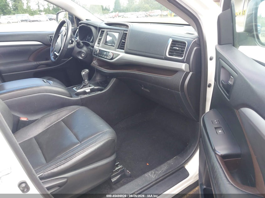 2015 Toyota Highlander VIN 5TDBKRFH2FS138181 IAAI salvage auction — SIDE, Bill Of Sale (Washington), sold $5,200 on 2026-07-22 (photo 5)
