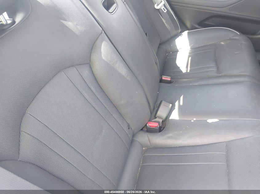 2015 Hyundai Genesis VIN KMHGN4JE9FU016664 IAAI salvage auction — NORMAL WEAR, Clear (Illinois), sold $1,300 on 2026-07-20 (photo 8)