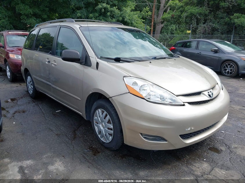 2007 Toyota Sienna VIN 5TDZK23CX7S001599 IAAI salvage auction — NORMAL WEAR, Clear (North Carolina), sold $1,050 on 2026-07-16 (photo 1)