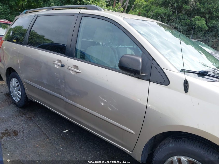 2007 Toyota Sienna VIN 5TDZK23CX7S001599 IAAI salvage auction — NORMAL WEAR, Clear (North Carolina), sold $1,050 on 2026-07-16 (photo 6)