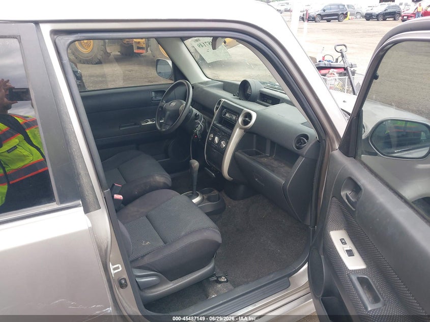 2005 Toyota Scion VIN JTLKT324X50214300 IAAI salvage auction — NORMAL WEAR, Clear (Arizona), sold $500 on 2026-07-28 (photo 5)