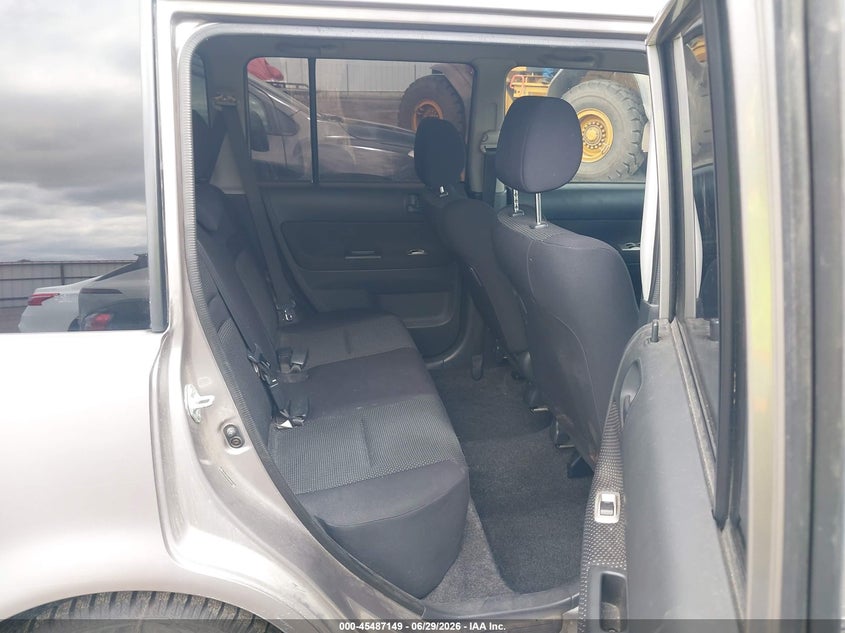 2005 Toyota Scion VIN JTLKT324X50214300 IAAI salvage auction — NORMAL WEAR, Clear (Arizona), sold $500 on 2026-07-28 (photo 8)