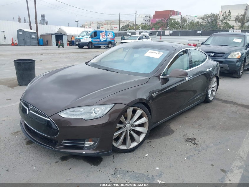 2013 Tesla Model s VIN 5YJSA1BC8DFP10483 IAAI salvage auction — REAR END, Clear (California), sold $200 on 2026-07-22 (photo 2)