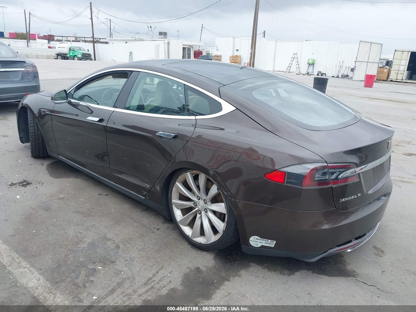 2013 Tesla Model s VIN 5YJSA1BC8DFP10483 IAAI salvage auction — REAR END, Clear (California), sold $200 on 2026-07-22 (photo 3)
