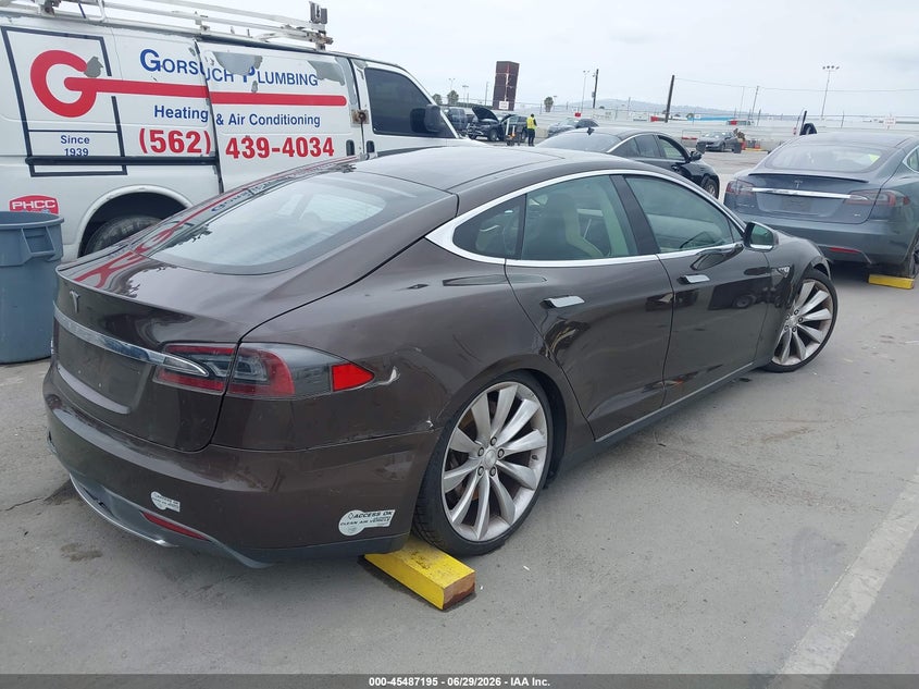 2013 Tesla Model s VIN 5YJSA1BC8DFP10483 IAAI salvage auction — REAR END, Clear (California), sold $200 on 2026-07-22 (photo 4)