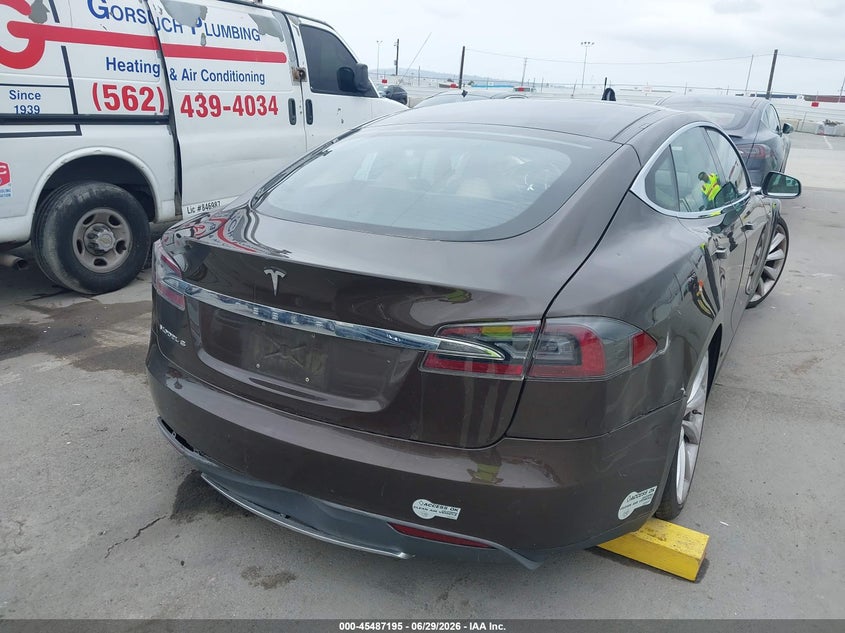 2013 Tesla Model s VIN 5YJSA1BC8DFP10483 IAAI salvage auction — REAR END, Clear (California), sold $200 on 2026-07-22 (photo 6)