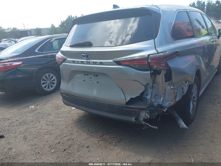2022 Toyota Sienna VIN 5TDKRKEC5NS117705 IAAI salvage auction — RIGHT REAR, Clear (Massachusetts), sold $15,200 on 2026-08-20 (photo 6)