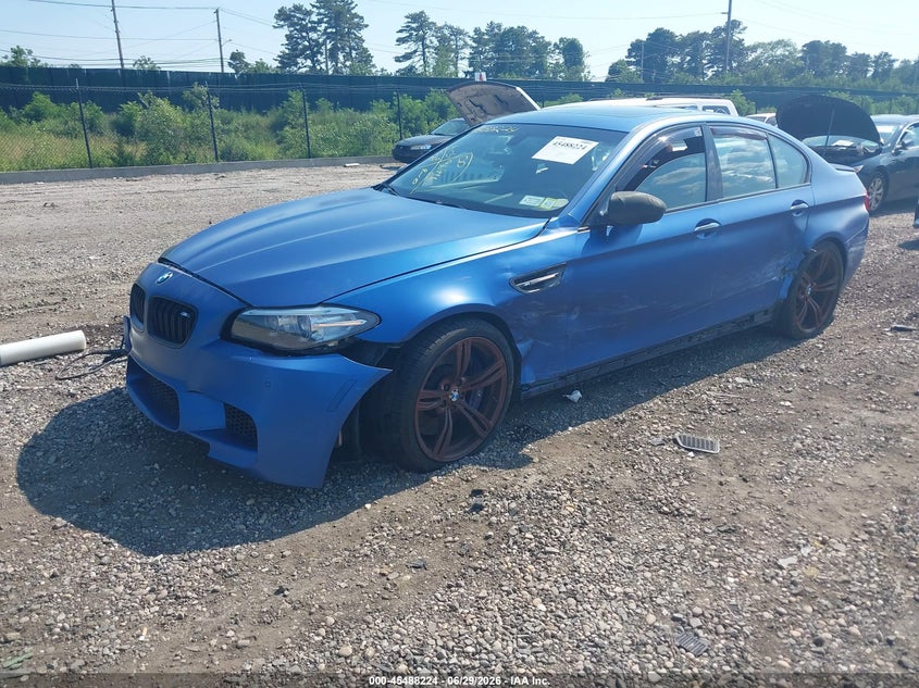 2014 BMW M5 VIN WBSFV9C51ED593867 IAAI salvage auction — LEFT SIDE, Salvage Title, sold $13,075 on 2026-08-18 (photo 2)