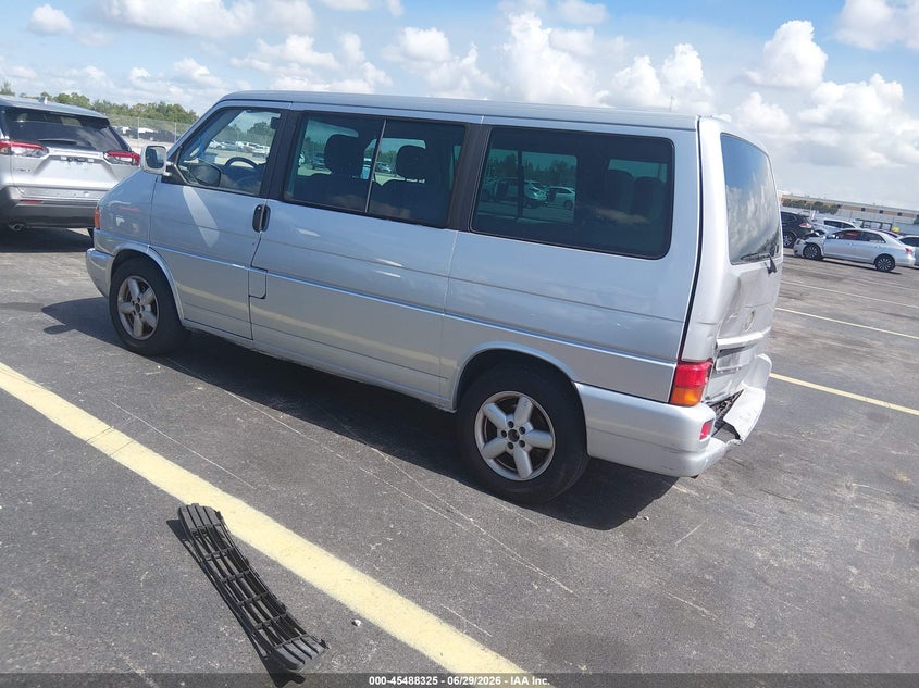 2002 Volkswagen Eurovan VIN WV2MB47042H092339 IAAI salvage auction — REAR END, Rebuildable (Florida), sold $925 on 2026-07-23 (photo 3)