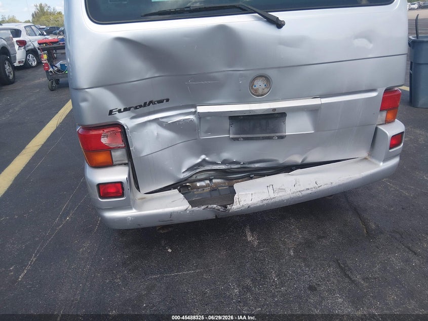 2002 Volkswagen Eurovan VIN WV2MB47042H092339 IAAI salvage auction — REAR END, Rebuildable (Florida), sold $925 on 2026-07-23 (photo 6)