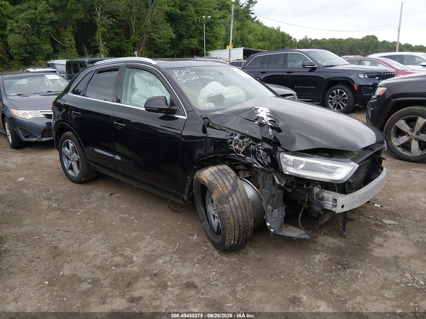 2015 Audi Q3 VIN WA1BFCFS2FR003384 IAAI salvage auction — FRONT END, Clear (Massachusetts), sold $300 on 2026-07-11 (photo 1)