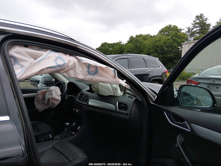 2015 Audi Q3 VIN WA1BFCFS2FR003384 IAAI salvage auction — FRONT END, Clear (Massachusetts), sold $300 on 2026-07-11 (photo 5)