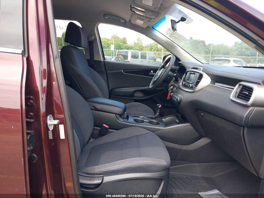 2017 Kia Sorento VIN 5XYPGDA52HG335472 IAAI salvage auction — FRONT END, Salvage Title, sold $1,950 on 2026-07-30 (photo 5)