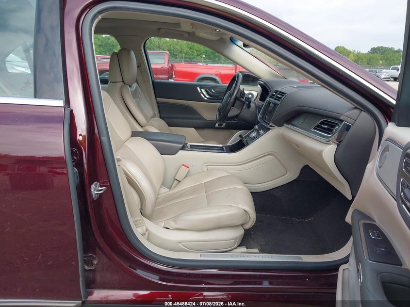 2017 Lincoln Continental VIN 1LN6L9NC2H5626832 IAAI salvage auction — REAR END, Salvage Title, sold $3,900 on 2026-07-18 (photo 5)