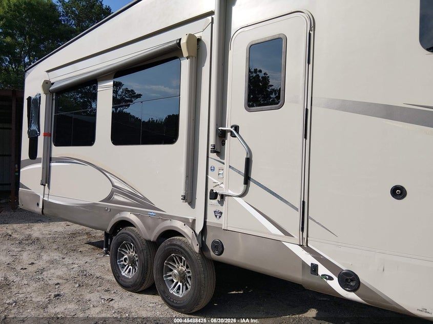 2020 Jayco Camper VIN 1UJCJ0BT5L1WD0169 IAAI salvage auction — SIDE, Clear (Georgia), sold $10,000 on 2026-08-19 (photo 6)