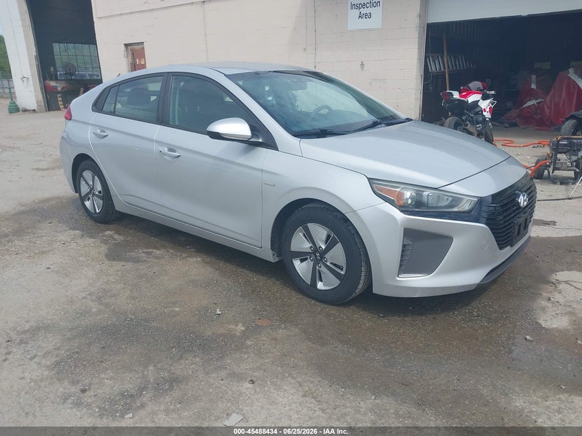 2018 Hyundai Ioniq hybrid VIN KMHC65LC9JU075218 IAAI salvage auction — NORMAL WEAR, Sf97 (New Hampshire), sold $10,775 on 2026-08-20 (photo 1)