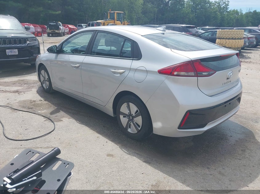 2018 Hyundai Ioniq hybrid VIN KMHC65LC9JU075218 IAAI salvage auction — NORMAL WEAR, Sf97 (New Hampshire), sold $10,775 on 2026-08-20 (photo 3)