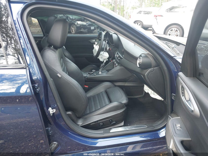 2019 Alfa romeo Giulia VIN ZARFANBN7K7608501 IAAI salvage auction — SIDE, Salvage (Virginia), sold $1,250 on 2026-07-28 (photo 5)