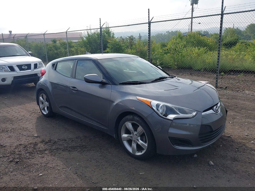 2013 Hyundai Veloster VIN KMHTC6AD8DU158038 IAAI salvage auction — LEFT FRONT, Salvage (Pennsylvania), sold $825 on 2026-07-28 (photo 1)