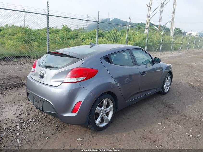 2013 Hyundai Veloster VIN KMHTC6AD8DU158038 IAAI salvage auction — LEFT FRONT, Salvage (Pennsylvania), sold $825 on 2026-07-28 (photo 4)