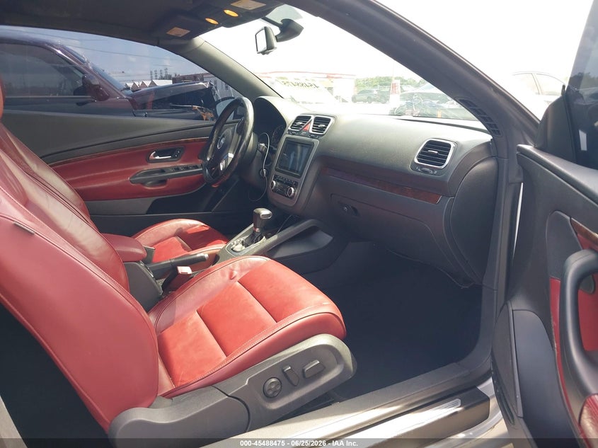 2010 Volkswagen Eos VIN WVWFA7AH0AV016711 IAAI salvage auction — SIDE, Rebuildable (Florida), sold $1,250 on 2026-07-16 (photo 5)