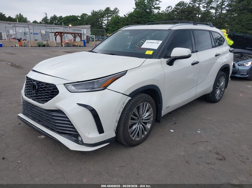 2021 Toyota Highlander VIN 5TDHBRCH1MS527468 IAAI salvage auction — SIDE, Salvage (Pennsylvania), sold $13,700 on 2026-07-21 (photo 2)