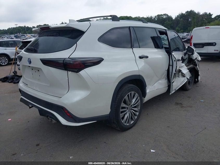 2021 Toyota Highlander VIN 5TDHBRCH1MS527468 IAAI salvage auction — SIDE, Salvage (Pennsylvania), sold $13,700 on 2026-07-21 (photo 4)
