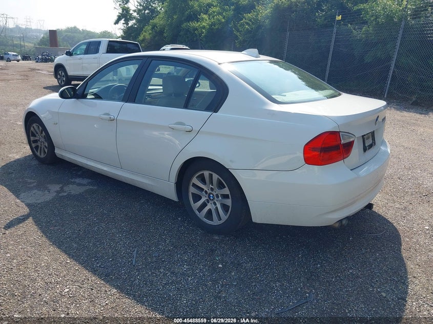 2007 BMW 3 series VIN WBAVC93557KX61787 IAAI salvage auction — NORMAL WEAR, Clear (Pennsylvania), sold $250 on 2026-07-24 (photo 3)