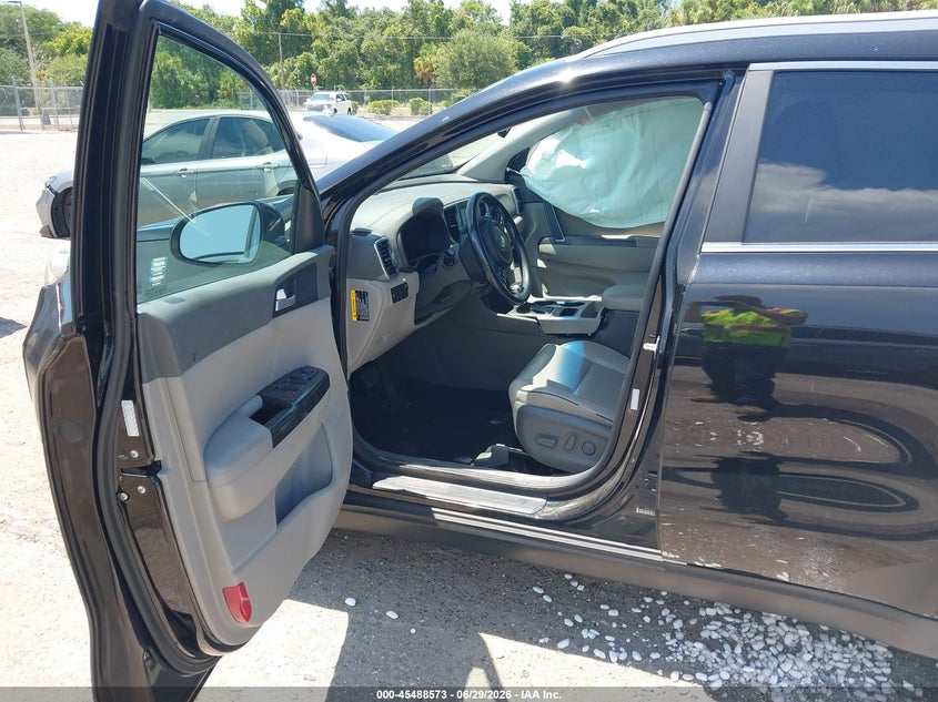 2017 Kia Sportage VIN KNDPN3AC7H7234231 IAAI salvage auction — SIDE, Salvage Title, sold $2,650 on 2026-07-15 (photo 5)