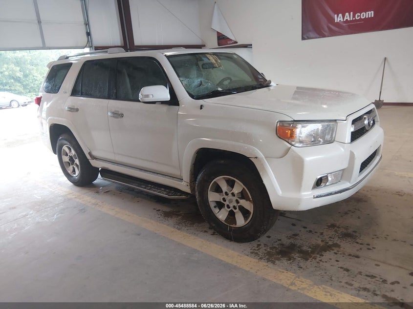 2012 Toyota 4runner VIN JTEZU5JR2C5037110 IAAI salvage auction — LEFT & RIGHT, Salvage Title, sold $2,600 on 2026-07-30 (photo 1)