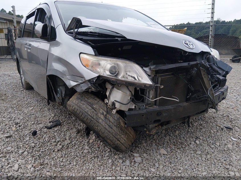 2015 Toyota Sienna VIN 5TDKK3DCXFS611829 IAAI salvage auction — FRONT & REAR, Salvage (Tennessee), sold $25 on 2026-07-28 (photo 6)