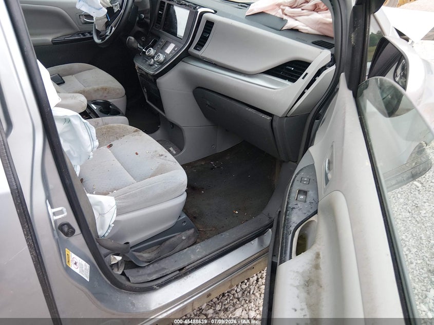 2015 Toyota Sienna VIN 5TDKK3DCXFS611829 IAAI salvage auction — FRONT & REAR, Salvage (Tennessee), sold $25 on 2026-07-28 (photo 5)