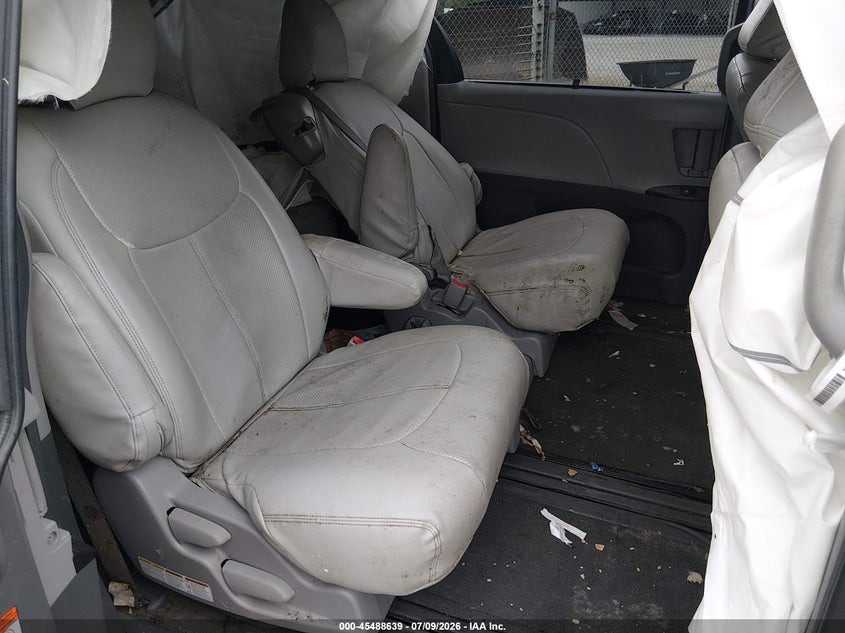 2015 Toyota Sienna VIN 5TDKK3DCXFS611829 IAAI salvage auction — FRONT & REAR, Salvage (Tennessee), sold $25 on 2026-07-28 (photo 8)
