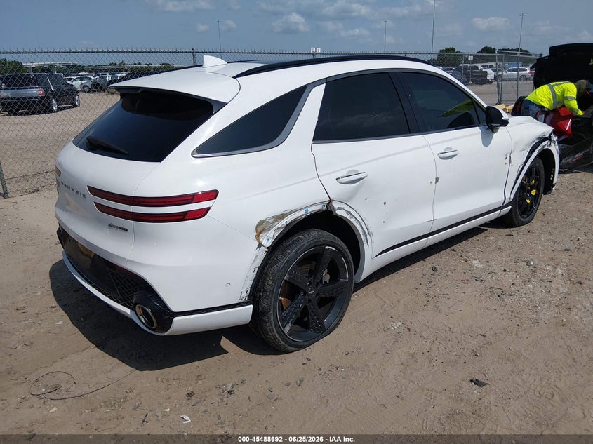 2022 Genesis Gv70 VIN KMUMCDTC5NU045289 IAAI salvage auction — SIDE, Wait Title, sold $13,700 on 2026-09-10 (photo 4)