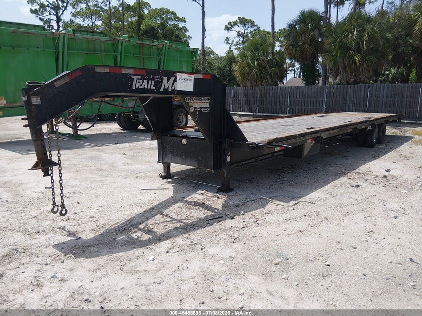 2023 Trailmaxx 40' goosenck trailer VIN 7WL3H4028PT000801 IAAI salvage auction — SIDE, Certificate Of Destruction (Florida), sold $1,650 on 2026-07-29 (photo 2)