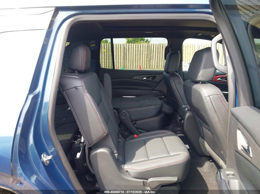 2025 Chevrolet Traverse VIN 1GNEVJRS6SJ304343 IAAI salvage auction — REAR END, Salvage Title, sold $17,600 on 2026-07-31 (photo 8)