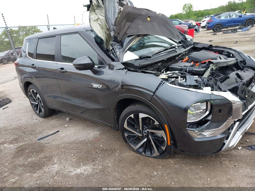 2025 Mitsubishi Outlander VIN JA4T5VA91SZ009064 IAAI salvage auction — FRONT END, Clear Claim Paid (Wisconsin), sold $6,500 on 2026-07-31 (photo 1)